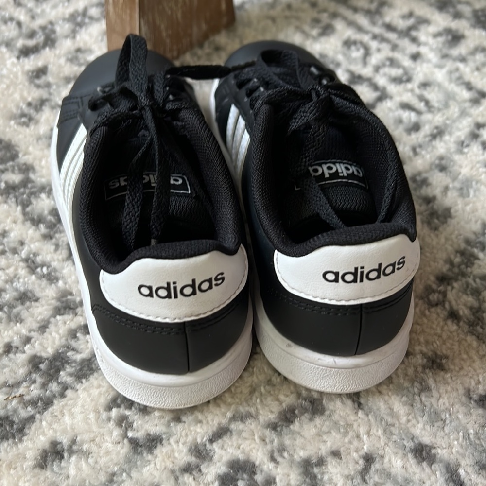 Adidas Shoe - Picture 3 of 4